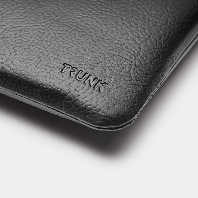 TRUNK Sleeve MB Pro 16 Apple Peel Vegan Leather Black