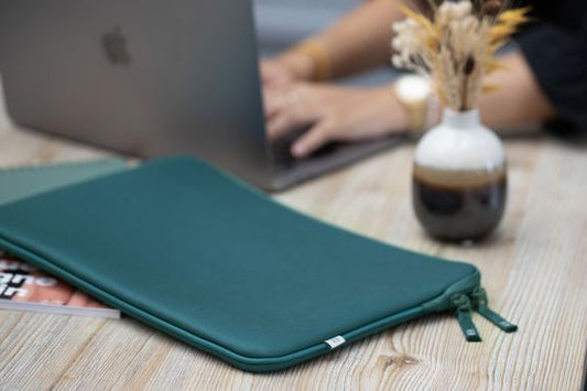 Sleeve MW Sleeve para MacBook Pro & Air 13" (USB-C) - Verde