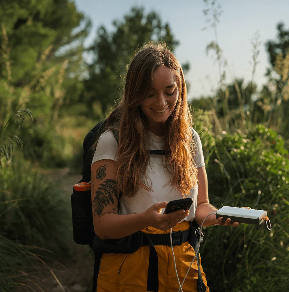 Powerbank Xtorm 10.000mAh com Painel Solar e Carregamento Rápido