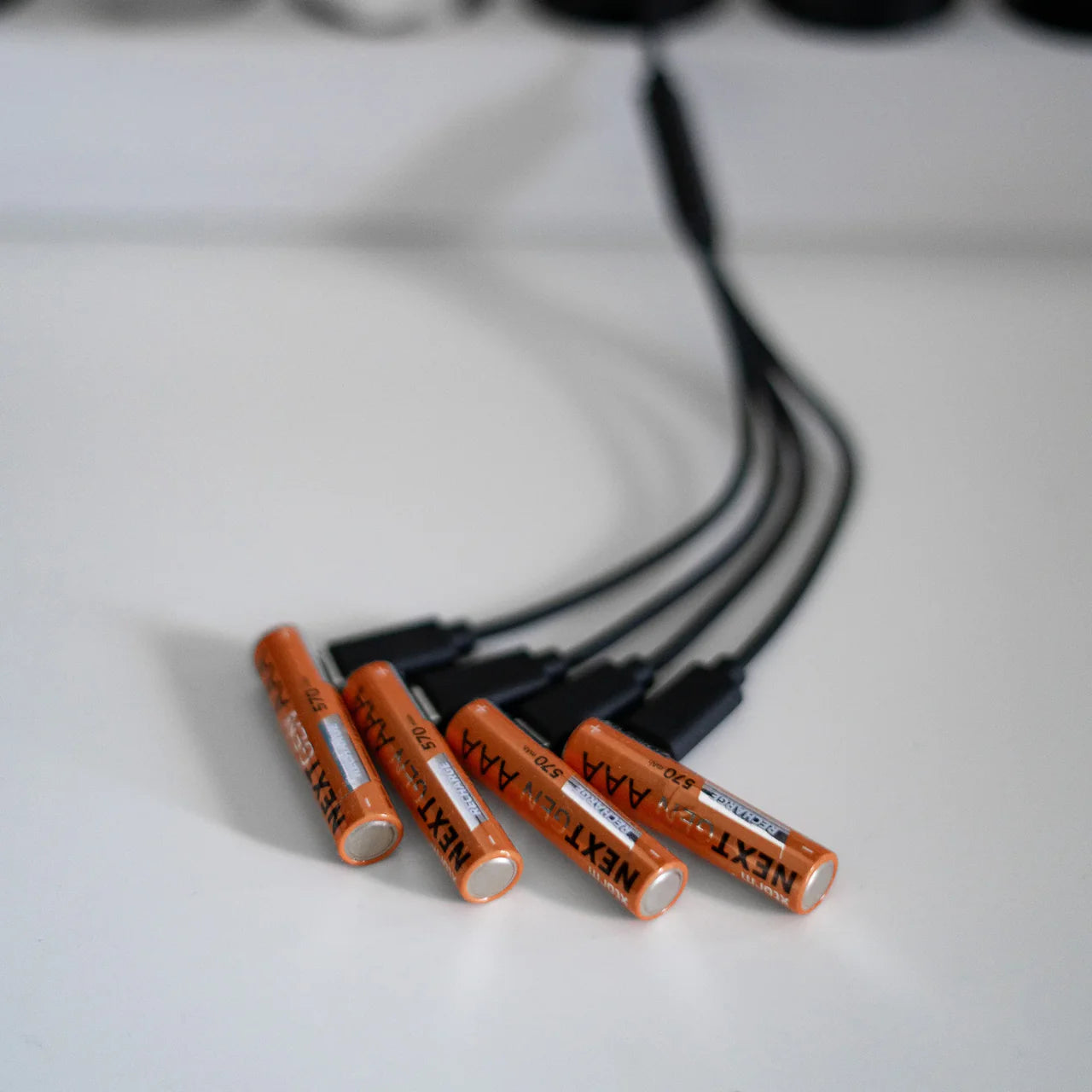 Pilhas Recarregáveis USB-C AAA (Pack de 4)